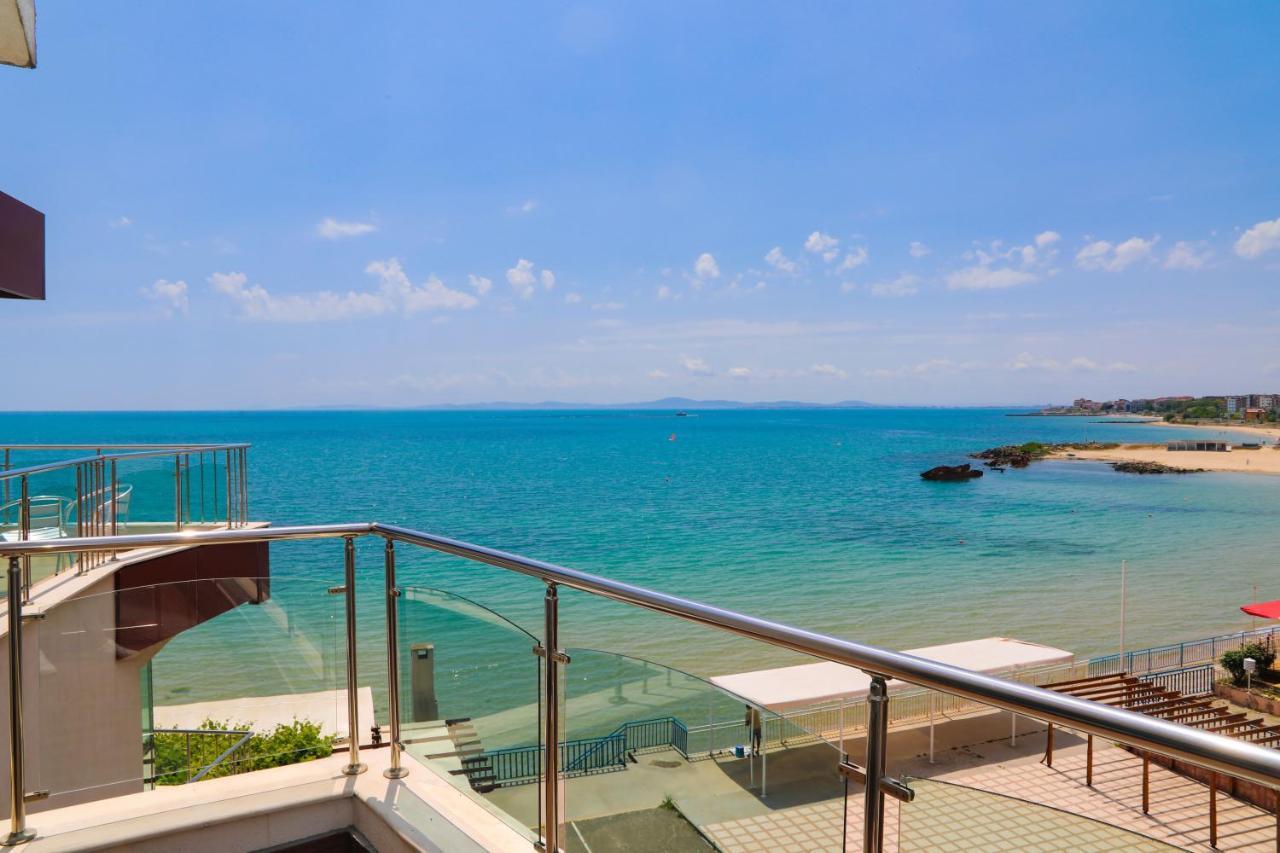 Petrov Family Hotel Nesebar Exteriör bild