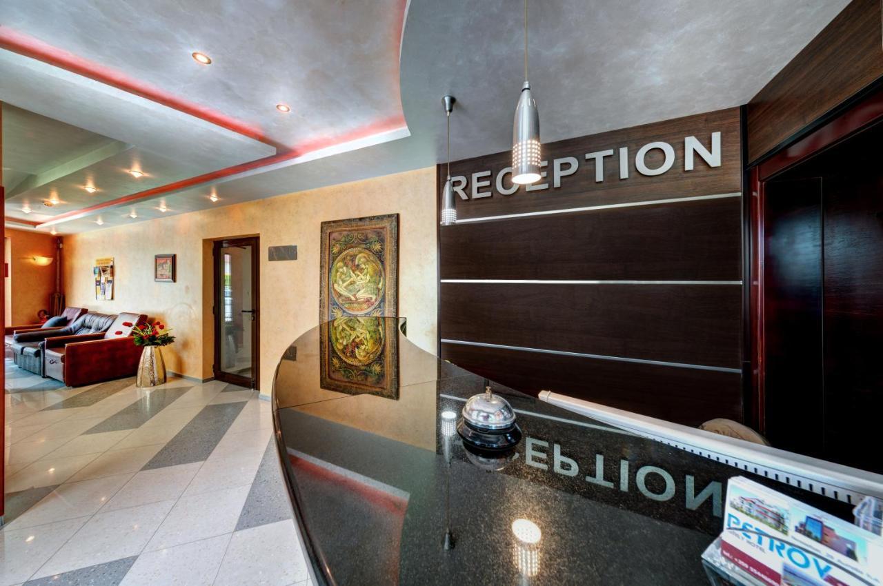 Petrov Family Hotel Nesebar Exteriör bild