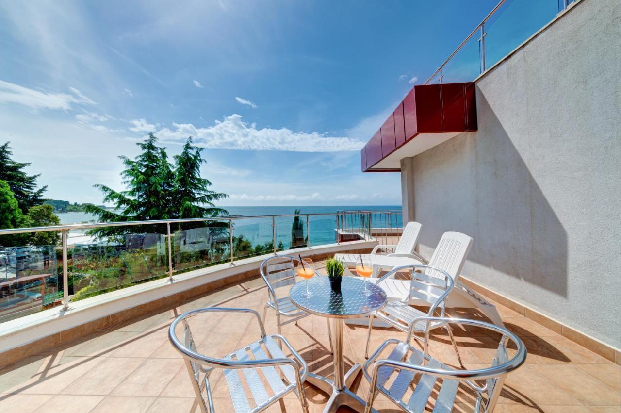 Petrov Family Hotel Nesebar Exteriör bild