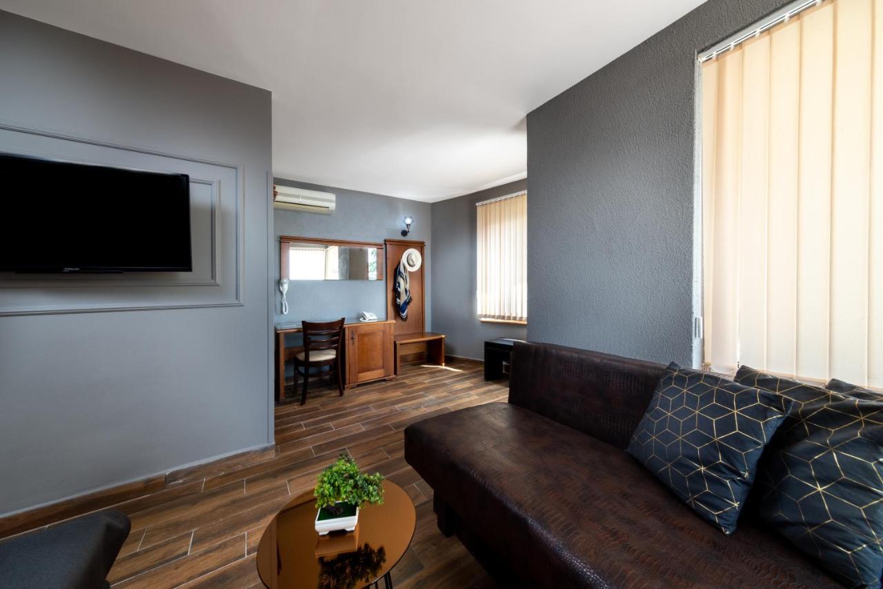 Petrov Family Hotel Nesebar Exteriör bild