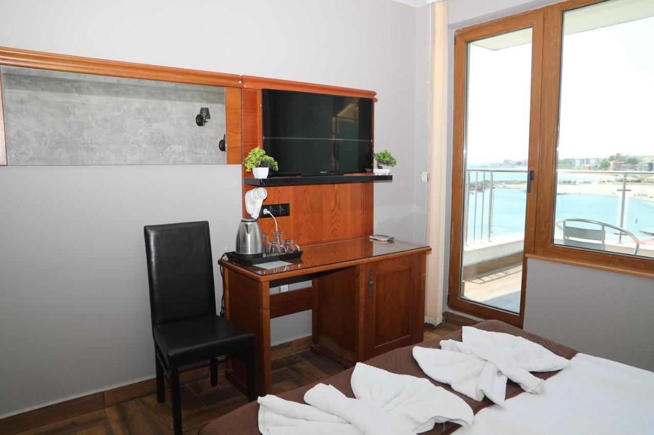 Petrov Family Hotel Nesebar Exteriör bild