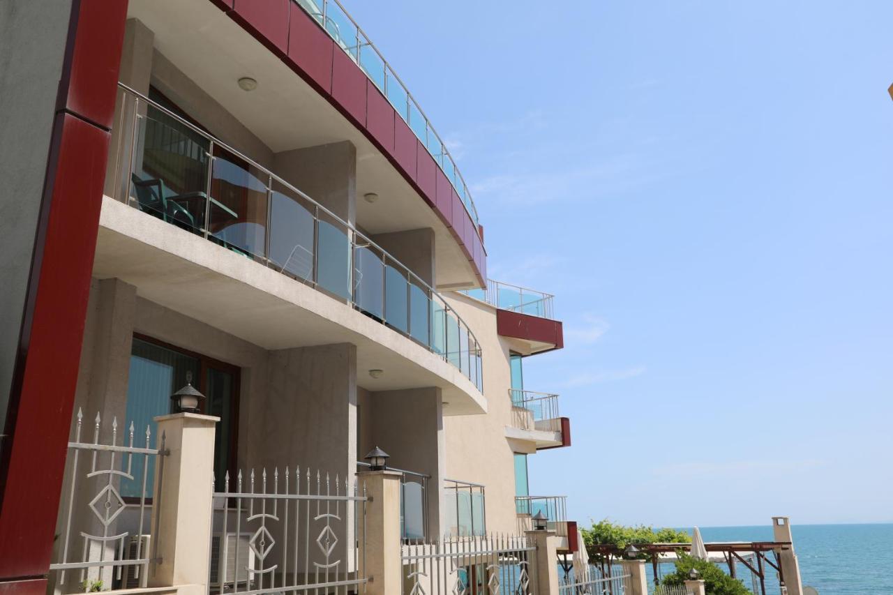 Petrov Family Hotel Nesebar Exteriör bild