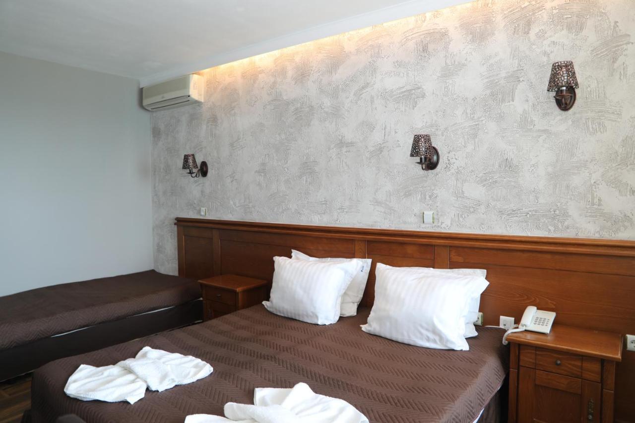Petrov Family Hotel Nesebar Exteriör bild