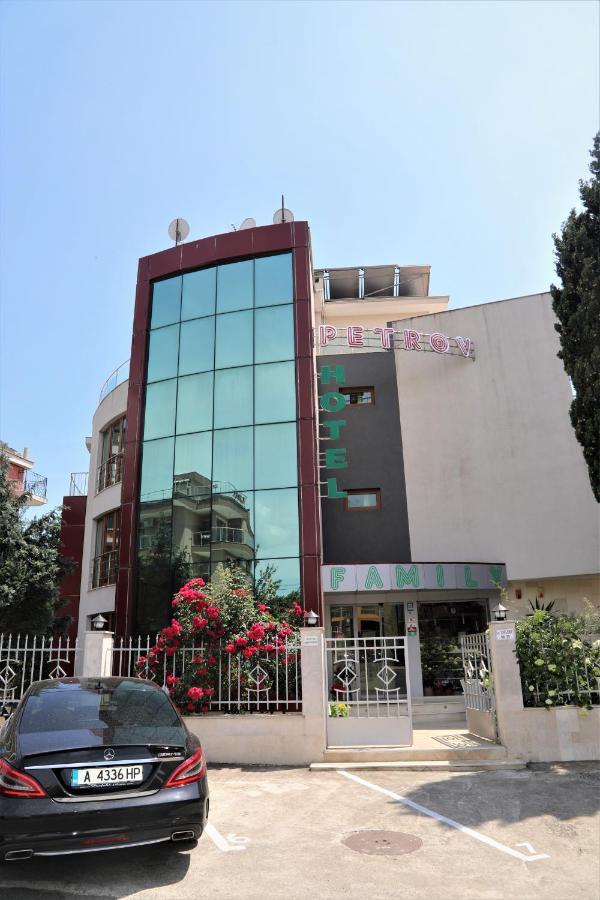 Petrov Family Hotel Nesebar Exteriör bild