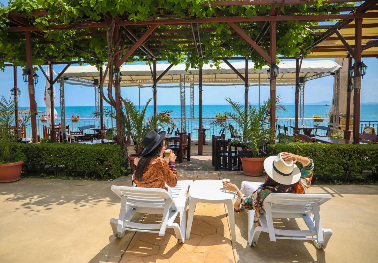 Petrov Family Hotel Nesebar Exteriör bild