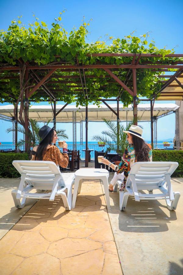 Petrov Family Hotel Nesebar Exteriör bild